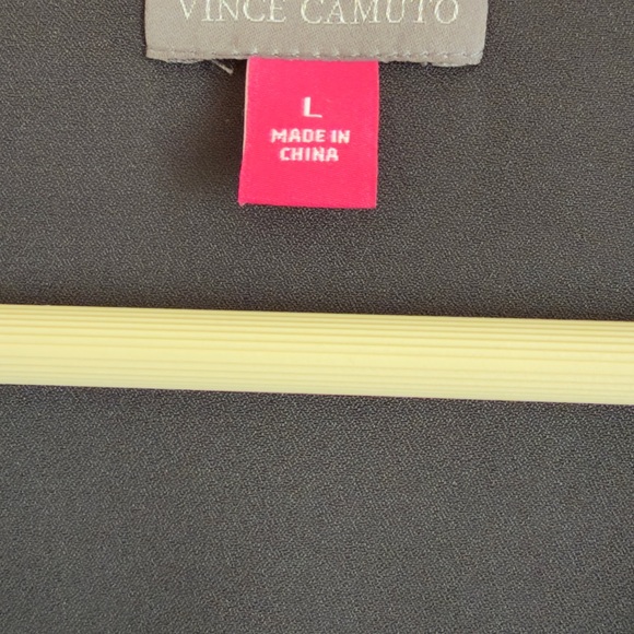 NWT Vince Camuto Black Ruffle Flutter Sleeve V-Neck Blouse Plus Size large - Picture 2 of 8